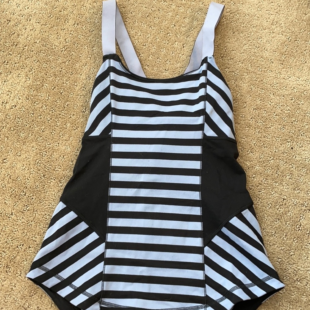 Lululemon top